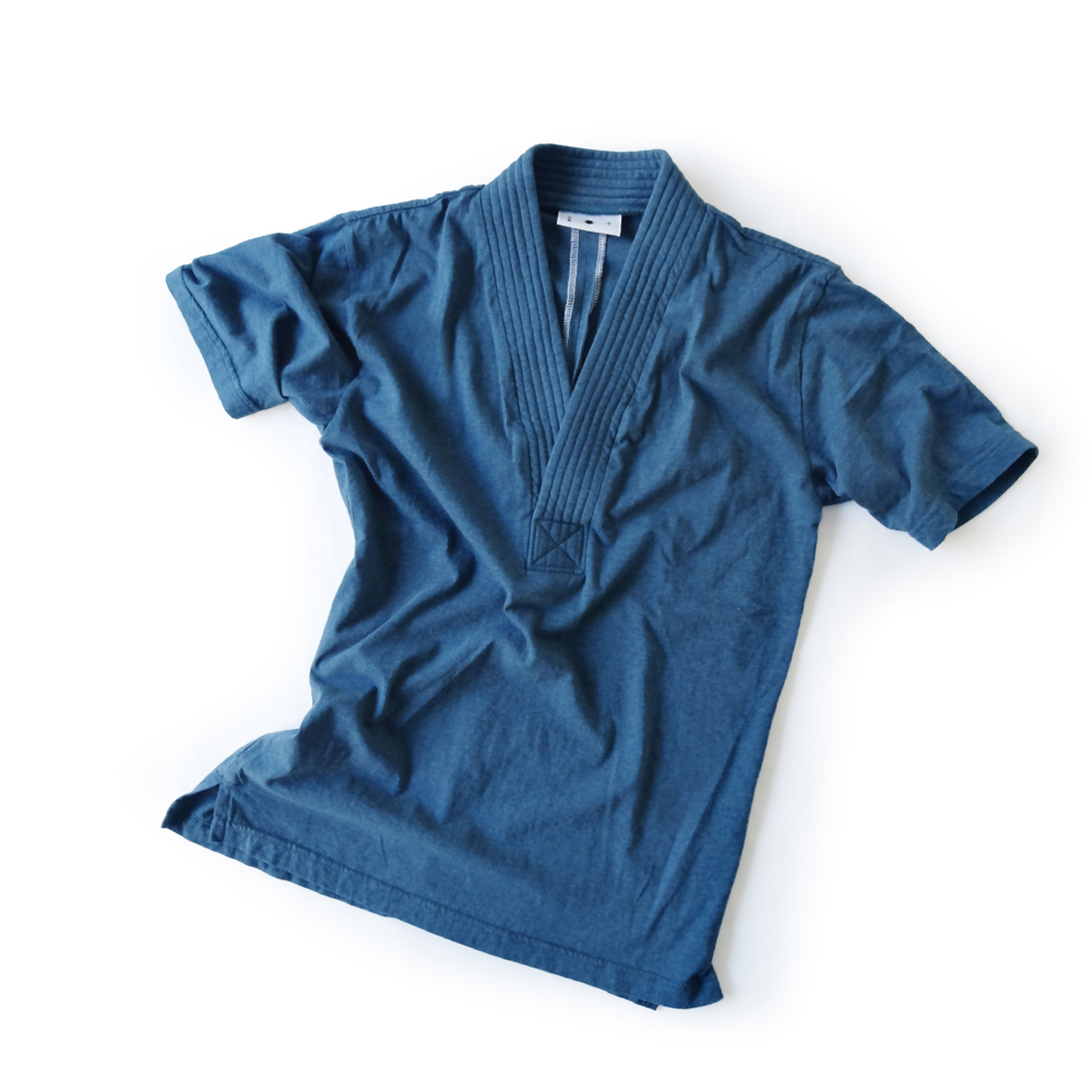 型式　　Tシャツ 型第46<br>色　　　錆藍<br>素材　　綿<br>価格　　8,900円（税別）