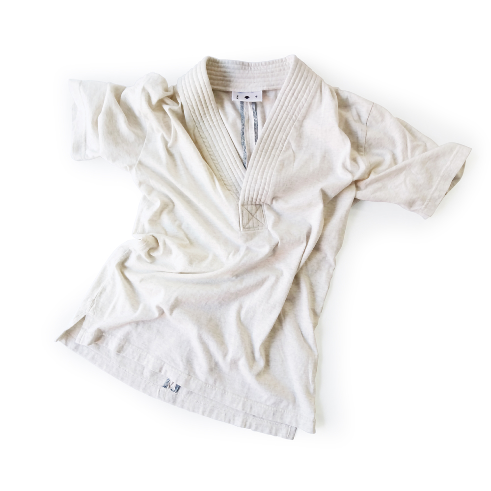 型式　　Tシャツ 型第46<br>色　　　杢白<br>素材　　綿<br>価格　　8,900円（税別）