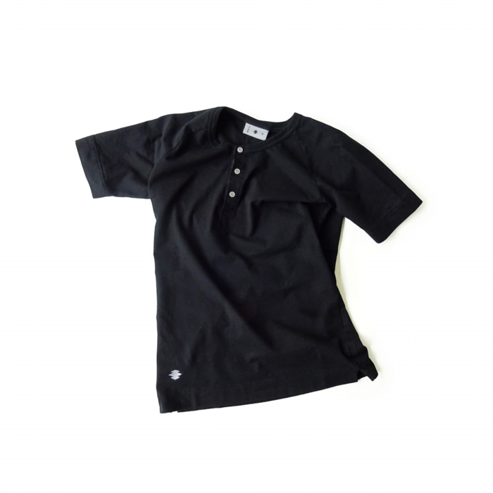 型式　　Tシャツ 型第87<br>色　　　黒<br>素材　　綿<br>価格　　8,900円（税別）