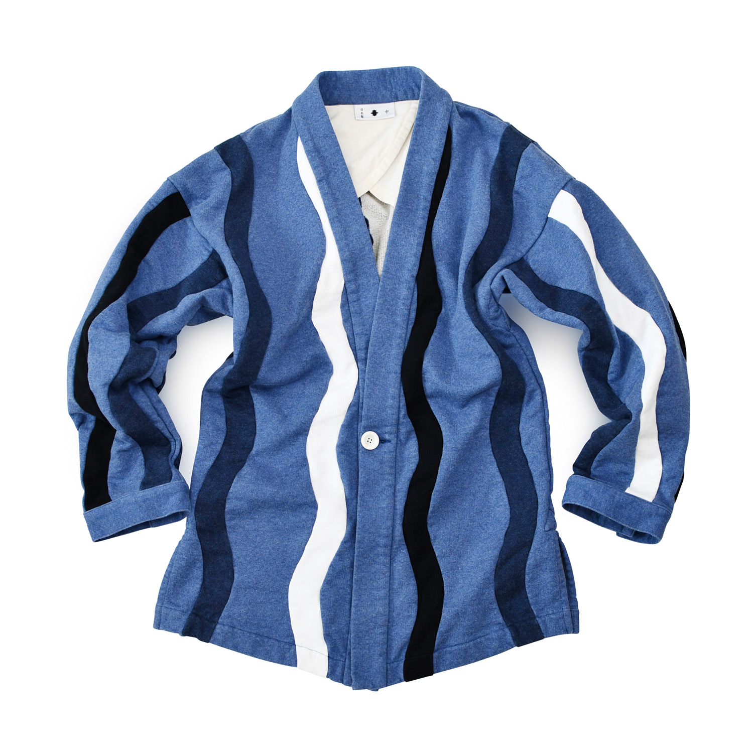 型式　　大和羽織 型第15「立涌文」<br>色　　　藍<br>素材　　綿<br>価格　　35,000円（税別）